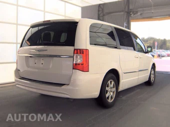 2012 Chrysler Town & Country Touring 121.2" WB - miniatura 4