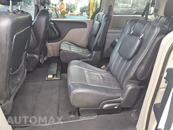 2012 Chrysler Town & Country Touring 121.2" WB - miniatura 13