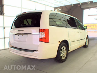 2012 Chrysler Town & Country Touring 121.2" WB - miniatura 4
