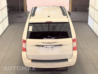 2012 Chrysler Town & Country Touring 121.2" WB - miniatura 5