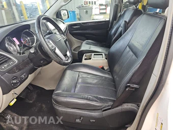 2012 Chrysler Town & Country Touring 121.2" WB - miniatura 7