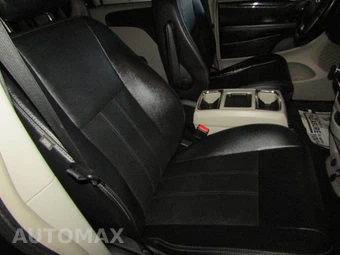 2012 Chrysler Town & Country Touring 121.2" WB – miniatura 15