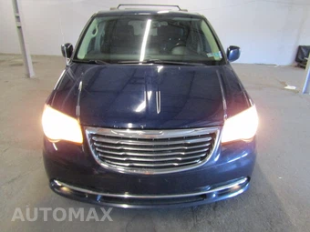 2012 Chrysler Town & Country Touring 121.2" WB – miniatura 2