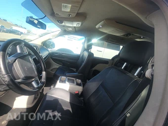 2012 Chrysler Town & Country Touring 121.2" WB – miniatura 16