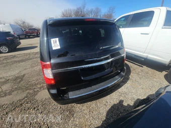 2012 Chrysler Town & Country Touring 121.2" WB – miniatura 5