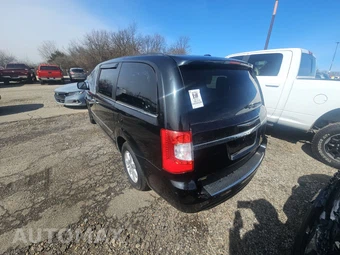 2012 Chrysler Town & Country Touring 121.2" WB – miniatura 6