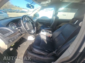 2012 Chrysler Town & Country Touring 121.2" WB – miniatura 7