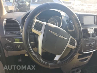 2012 Chrysler Town & Country Touring 121.2" WB – miniatura 10