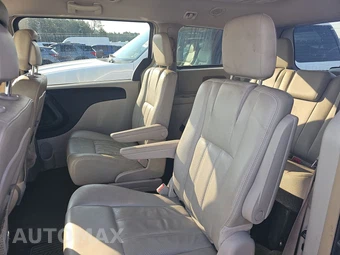 2012 Chrysler Town & Country Touring 121.2" WB – miniatura 13