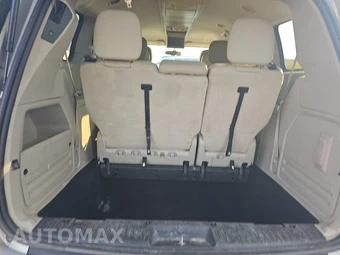 2012 Chrysler Town & Country Touring 121.2" WB – miniatura 16