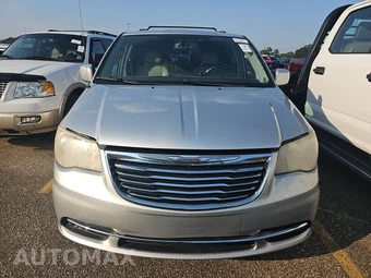2012 Chrysler Town & Country Touring 121.2" WB – miniatura 2