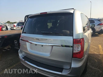 2012 Chrysler Town & Country Touring 121.2" WB – miniatura 4