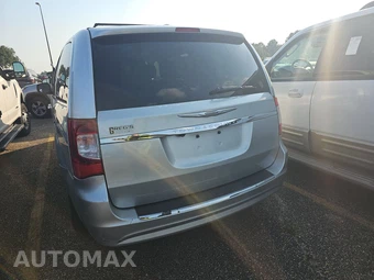 2012 Chrysler Town & Country Touring 121.2" WB – miniatura 6
