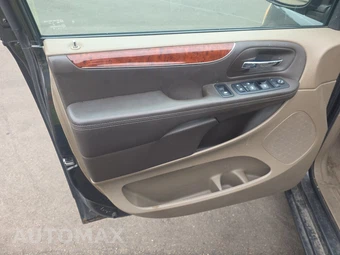 2012 Chrysler Town & Country Touring 121.2" WB – miniatura 15