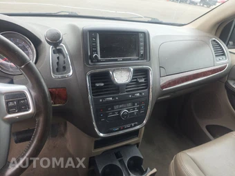 2012 Chrysler Town & Country Touring 121.2" WB – miniatura 17