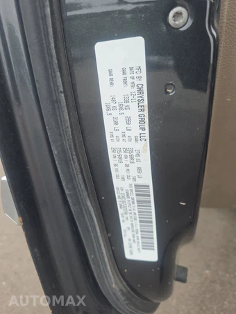 2012 Chrysler Town & Country Touring 121.2" WB – miniatura 22