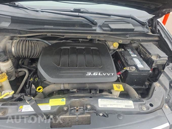 2012 Chrysler Town & Country Touring 121.2" WB – miniatura 23