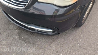 2012 Chrysler Town & Country Touring 121.2" WB – miniatura 27