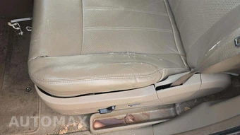 2012 Chrysler Town & Country Touring 121.2" WB – miniatura 49