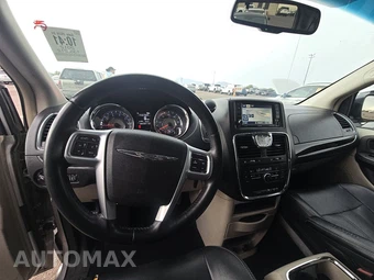 2012 Chrysler Town & Country Touring 121.2" WB – miniatura 11