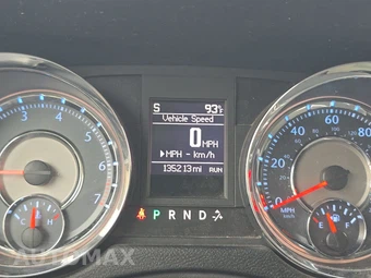 2012 Chrysler Town & Country Touring 121.2" WB – miniatura 12