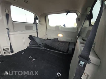 2012 Chrysler Town & Country Touring 121.2" WB – miniatura 14