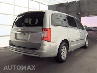 2012 Chrysler Town & Country Touring 121.2" WB – miniatura 4