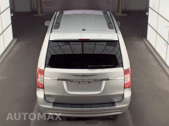 2012 Chrysler Town & Country Touring 121.2" WB – miniatura 5