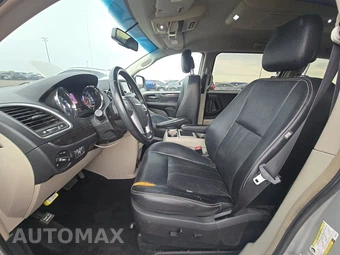 2012 Chrysler Town & Country Touring 121.2" WB – miniatura 7