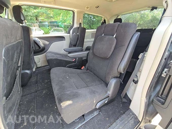 2012 Chrysler Town & Country Touring 121.2" WB – miniatura 13
