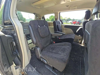 2012 Chrysler Town & Country Touring 121.2" WB – miniatura 17