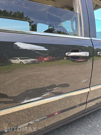 2012 Chrysler Town & Country Touring 121.2" WB – miniatura 25