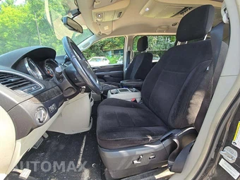 2012 Chrysler Town & Country Touring 121.2" WB – miniatura 6