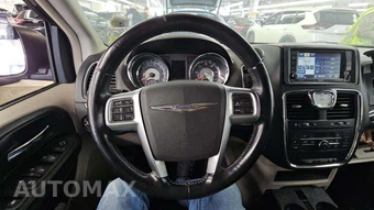 2012 Chrysler Town & Country Touring 121.2" WB - miniatura 24