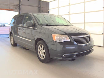 2012 Chrysler Town & Country Touring 121.2" WB - miniatura 3