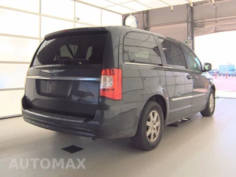 2012 Chrysler Town & Country Touring 121.2" WB - miniatura 4