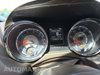 2012 Chrysler Town & Country Touring L 121.2" WB - miniatura 9