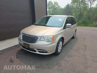 2012 Chrysler Town & Country Touring L 121.2" WB