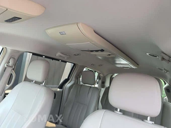 2012 Chrysler Town & Country Touring L 121.2" WB - miniatura 11
