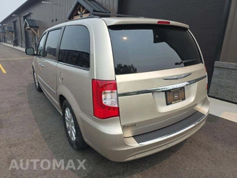 2012 Chrysler Town & Country Touring L 121.2" WB - miniatura 2
