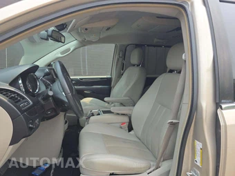 2012 Chrysler Town & Country Touring L 121.2" WB - miniatura 6