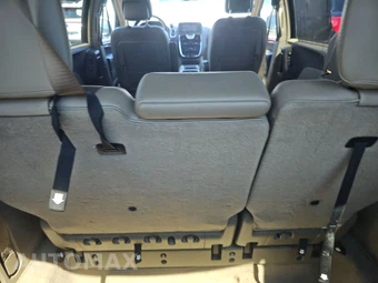 2012 Chrysler Town & Country Touring L 121.2" WB – miniatura 17