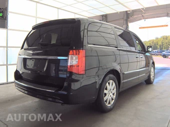 2012 Chrysler Town & Country Touring L 121.2" WB – miniatura 4