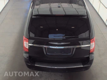 2012 Chrysler Town & Country Touring L 121.2" WB – miniatura 5