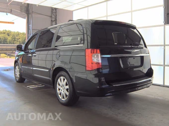 2012 Chrysler Town & Country Touring L 121.2" WB – miniatura 6