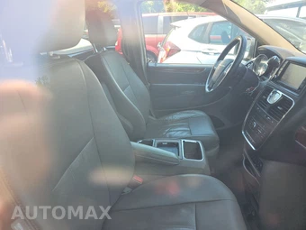 2012 Chrysler Town & Country Touring L 121.2" WB – miniatura 8