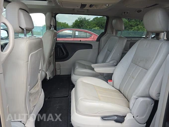 2012 Chrysler Town & Country Touring L 121.2" WB – miniatura 13