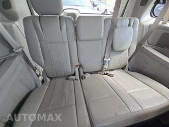 2012 Chrysler Town & Country Touring L 121.2" WB – miniatura 14