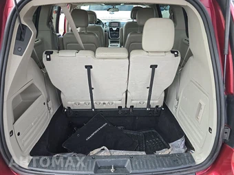 2012 Chrysler Town & Country Touring L 121.2" WB – miniatura 17