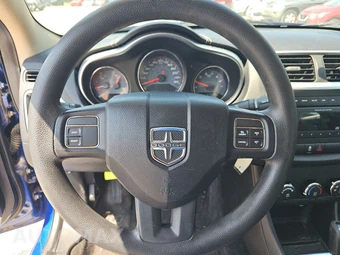 2012 Dodge Avenger SE - miniatura 10